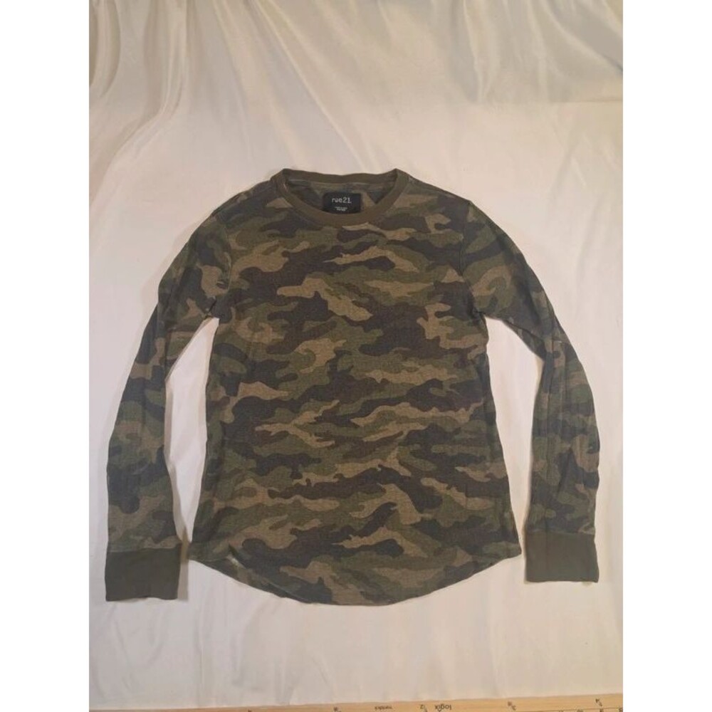 Rue21 Camo Thermal Waffle Knit Long Sleeve Shirt (Small)
